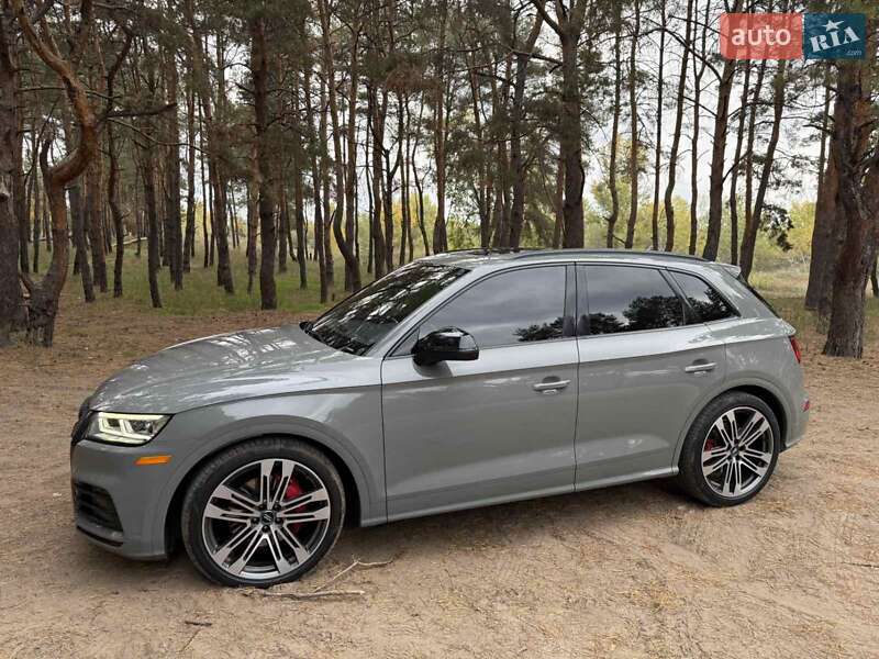 Внедорожник / Кроссовер Audi SQ5 2019 в Днепре