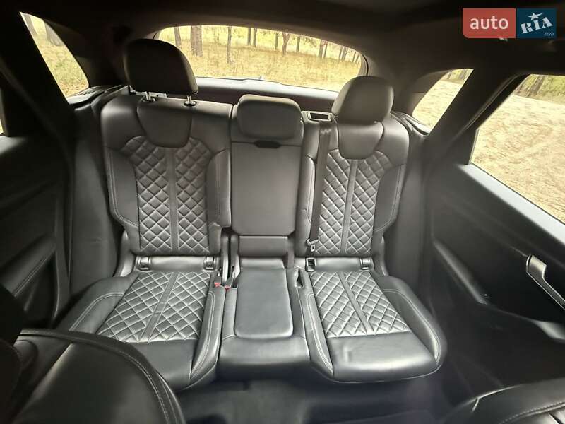 Внедорожник / Кроссовер Audi SQ5 2019 в Днепре