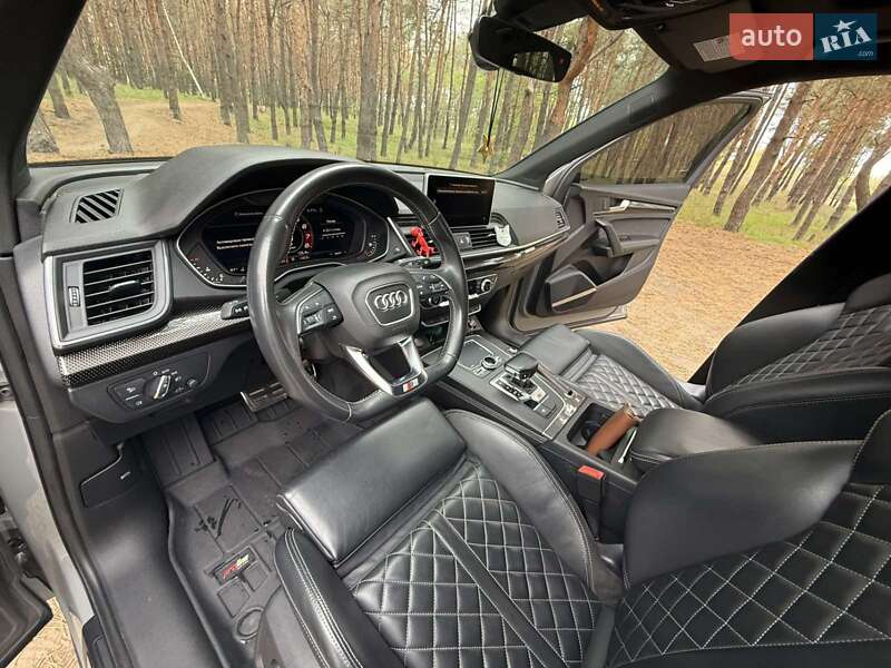 Внедорожник / Кроссовер Audi SQ5 2019 в Днепре