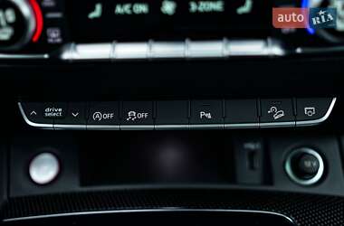 Внедорожник / Кроссовер Audi SQ5 2021 в 