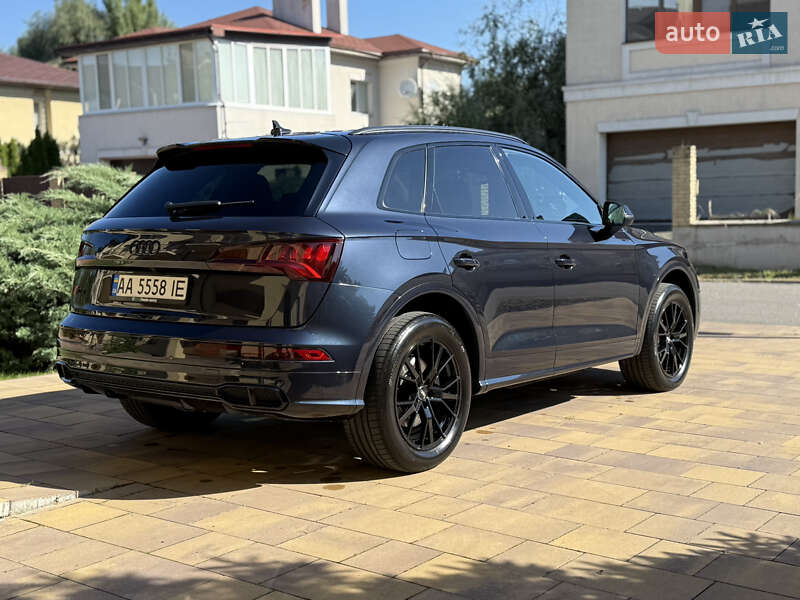 Внедорожник / Кроссовер Audi SQ5 2020 в Киеве