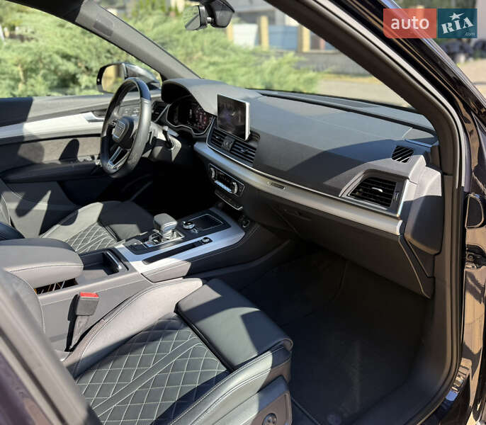 Внедорожник / Кроссовер Audi SQ5 2020 в Киеве