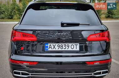 Внедорожник / Кроссовер Audi SQ5 2017 в 