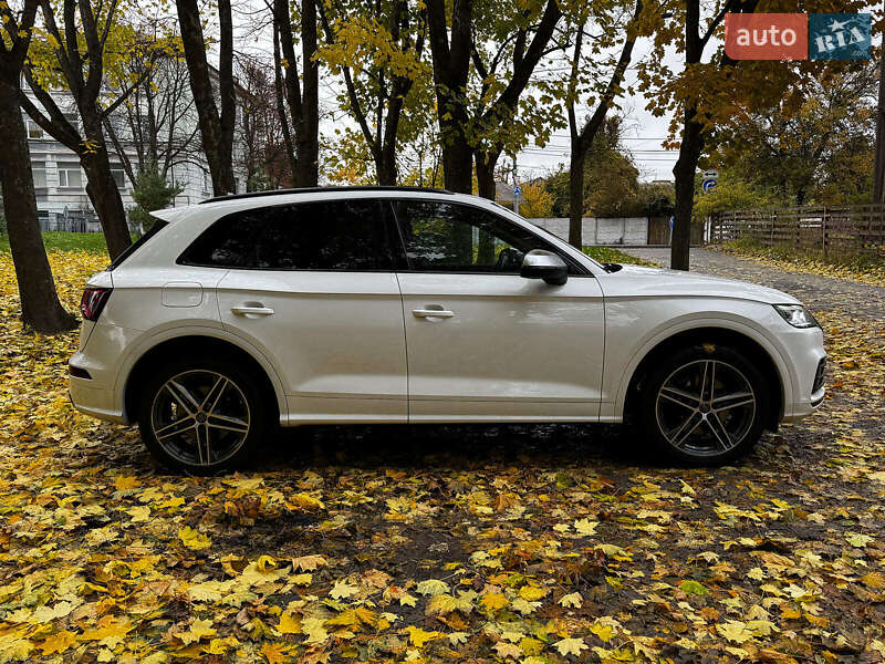 Внедорожник / Кроссовер Audi SQ5 2019 в Киеве