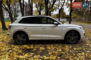 Позашляховик / Кросовер Audi SQ5 2019 в  фото 8 Позашляховик / Кросовер Audi SQ5 2019 в