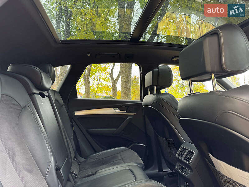 Внедорожник / Кроссовер Audi SQ5 2019 в Киеве