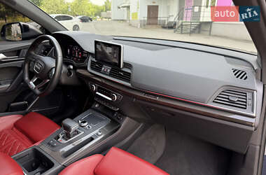 Позашляховик / Кросовер Audi SQ5 2020 в  фото 32 Позашляховик / Кросовер Audi SQ5 2020 в
