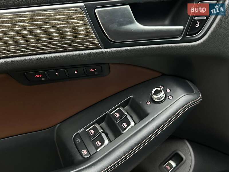 Внедорожник / Кроссовер Audi SQ5 2015 в Киеве