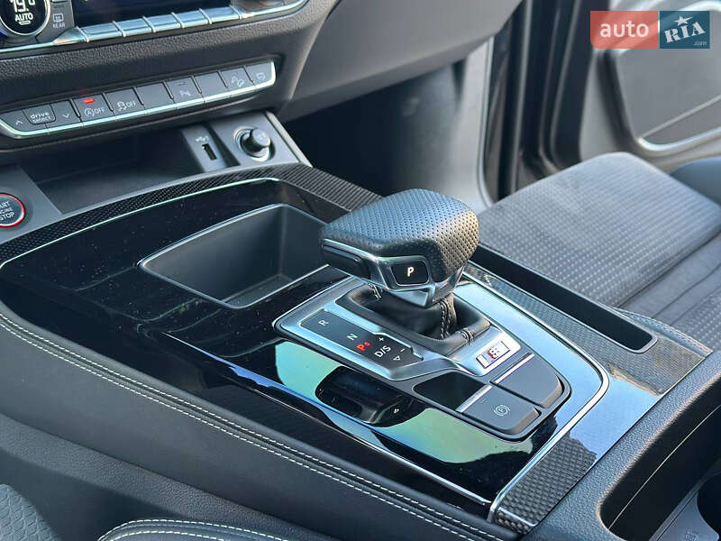 Внедорожник / Кроссовер Audi SQ5 2022 в Днепре