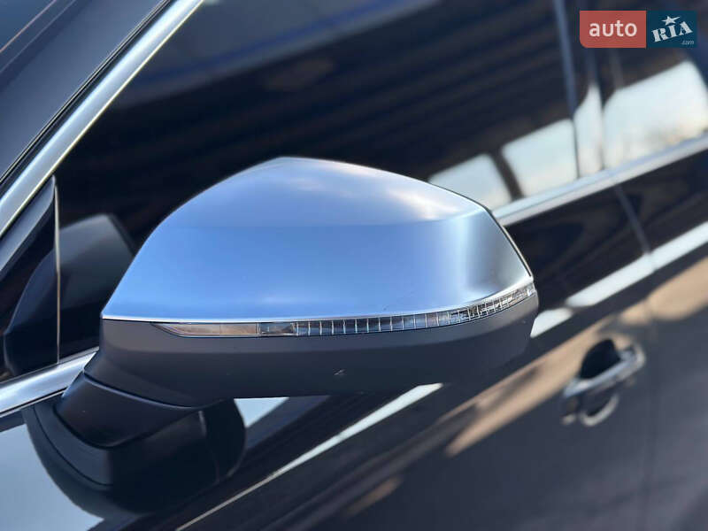 Внедорожник / Кроссовер Audi SQ5 2022 в Днепре