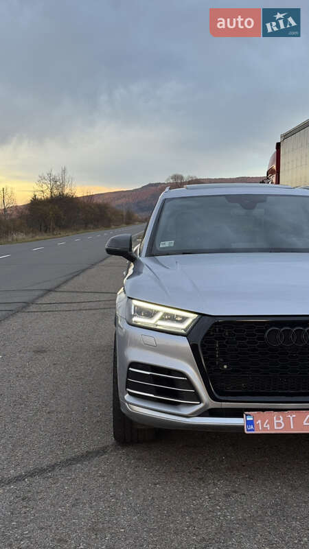 Позашляховик / Кросовер Audi SQ5 2018 в Долині