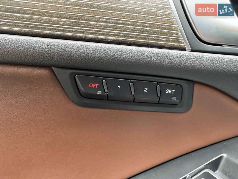 Позашляховик / Кросовер Audi SQ5 2015 в Києві