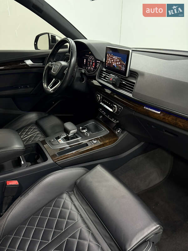 Позашляховик / Кросовер Audi SQ5 2018 в Одесі