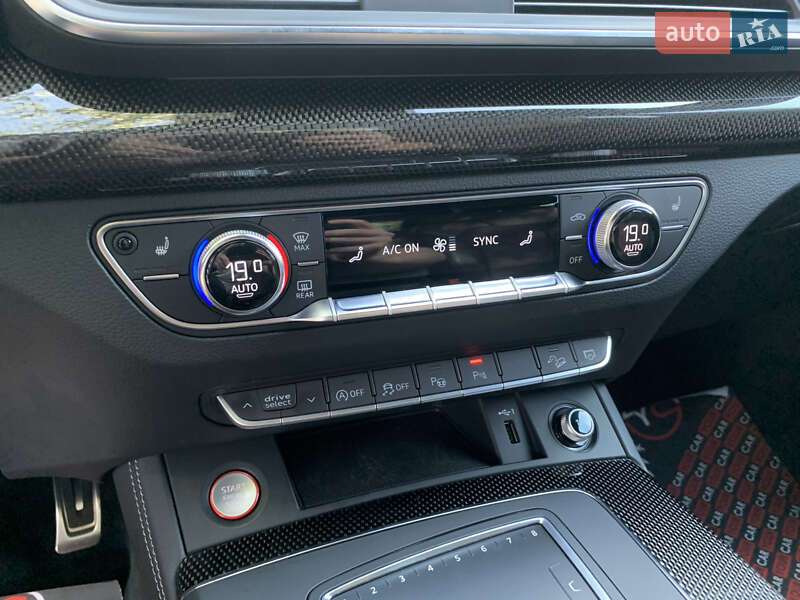 Позашляховик / Кросовер Audi SQ5 2018 в Києві