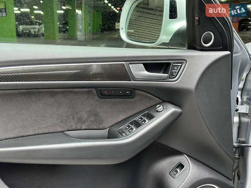 Внедорожник / Кроссовер Audi SQ5 2014 в Киеве