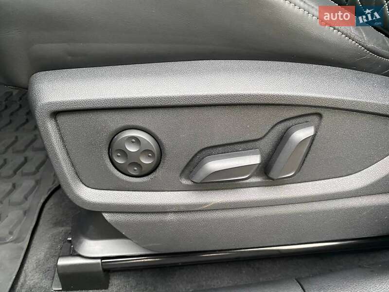 Внедорожник / Кроссовер Audi SQ5 2023 в Днепре