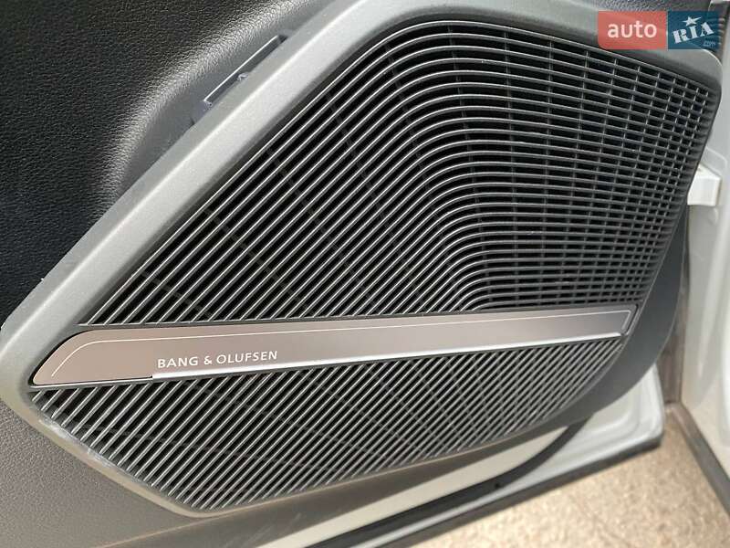 Внедорожник / Кроссовер Audi SQ5 2023 в Днепре