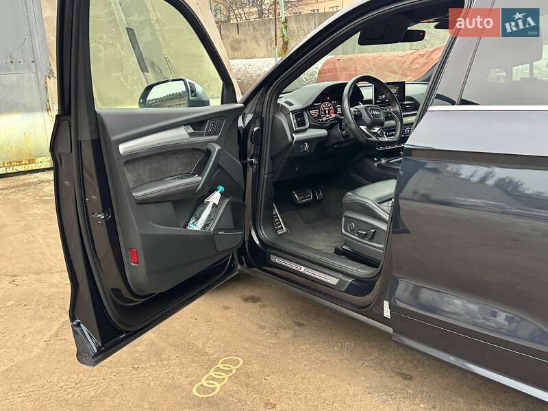 Позашляховик / Кросовер Audi SQ5 2017 в Києві
