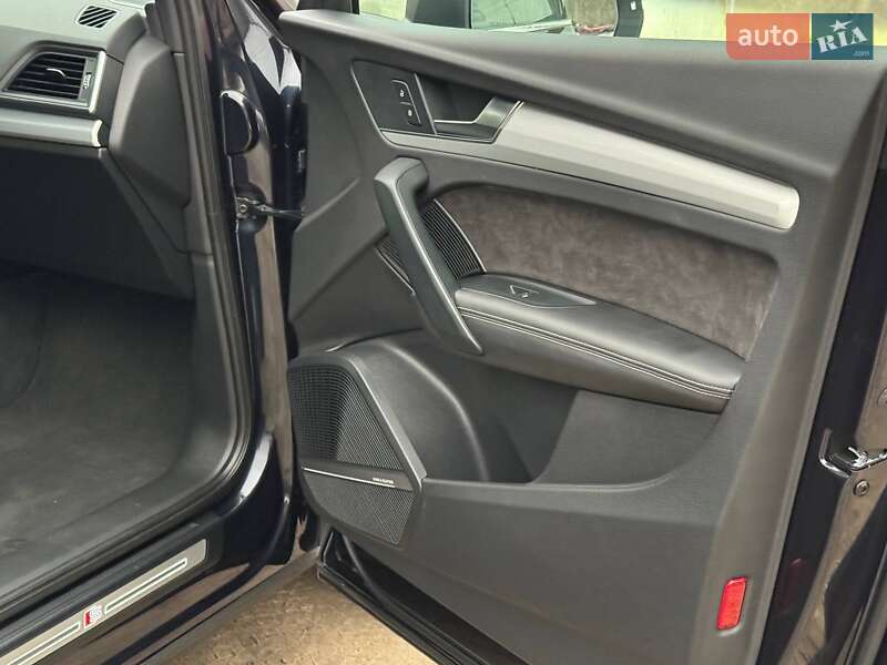 Позашляховик / Кросовер Audi SQ5 2017 в Києві