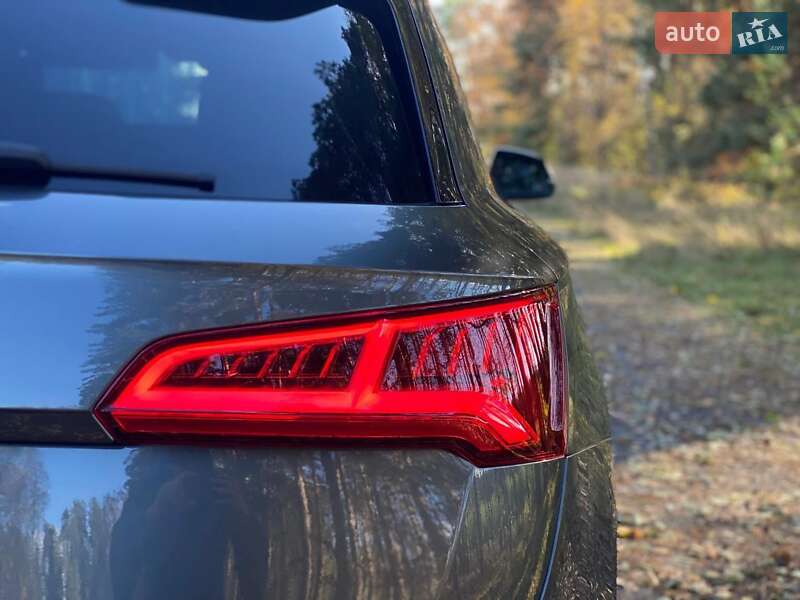 Внедорожник / Кроссовер Audi SQ5 2019 в Киеве