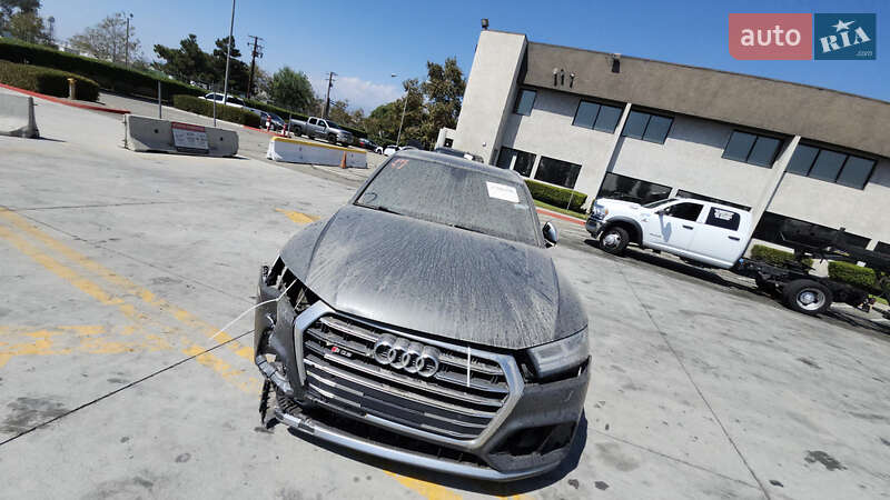 Внедорожник / Кроссовер Audi SQ5 2018 в Луцке
