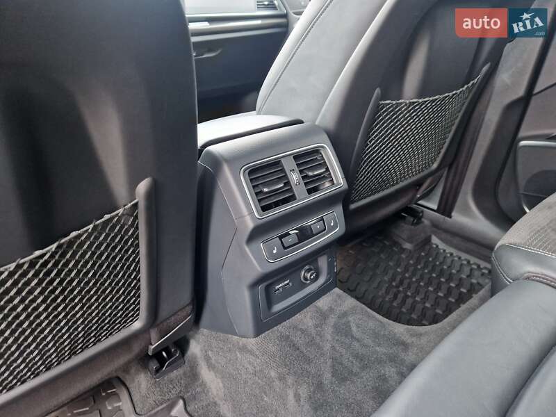 Внедорожник / Кроссовер Audi SQ5 2018 в Полтаве