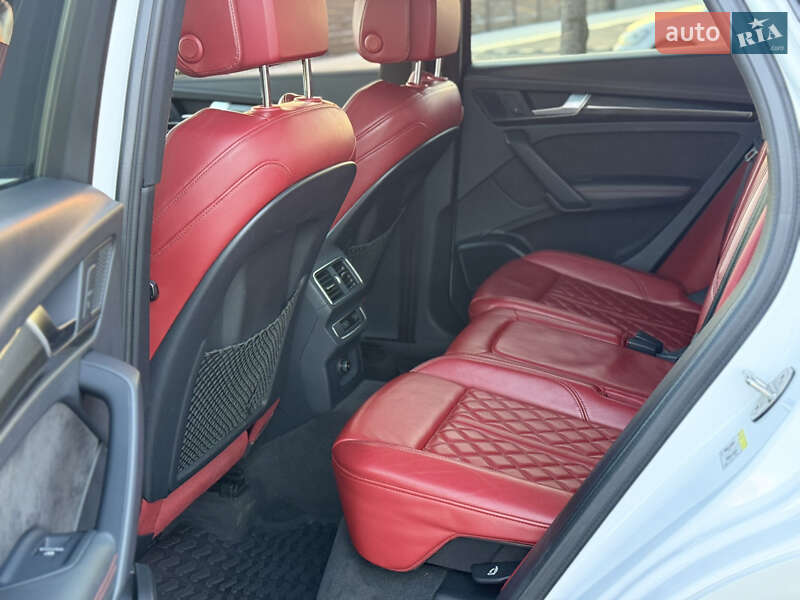 Позашляховик / Кросовер Audi SQ5 2018 в Мукачевому