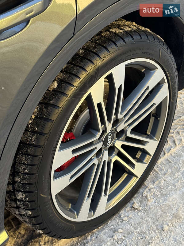 Позашляховик / Кросовер Audi SQ5 2017 в Києві фото 14 Позашляховик / Кросовер Audi SQ5 2017 в Києві