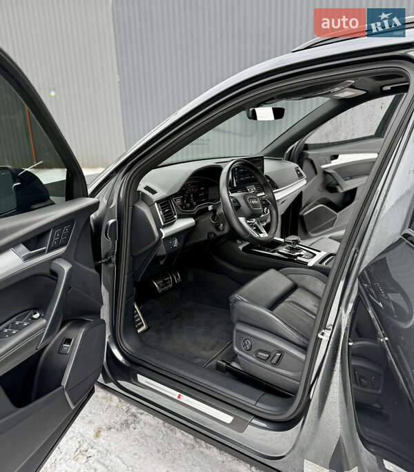 Внедорожник / Кроссовер Audi SQ5 2020 в Киеве