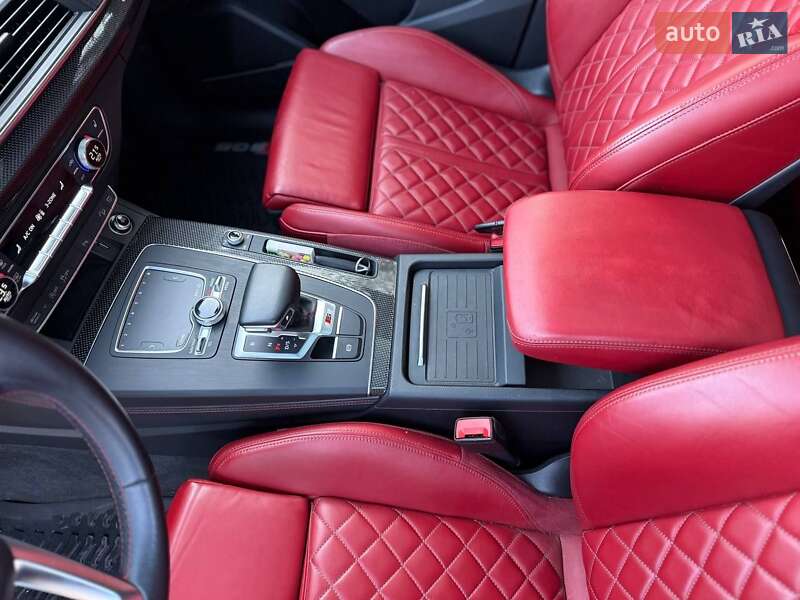 Внедорожник / Кроссовер Audi SQ5 2019 в Ровно