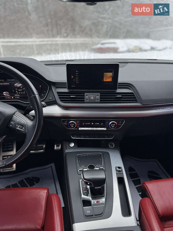 Внедорожник / Кроссовер Audi SQ5 2018 в Луцке