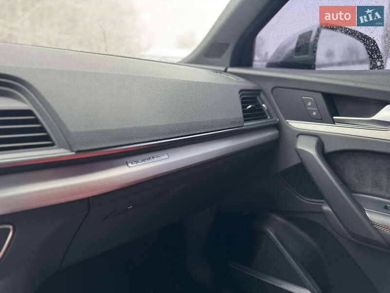 Внедорожник / Кроссовер Audi SQ5 2018 в Луцке