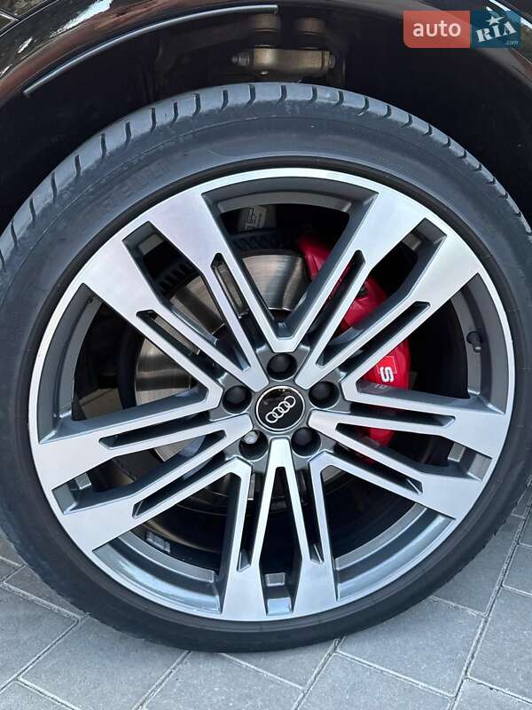 Внедорожник / Кроссовер Audi SQ5 2018 в Городенке