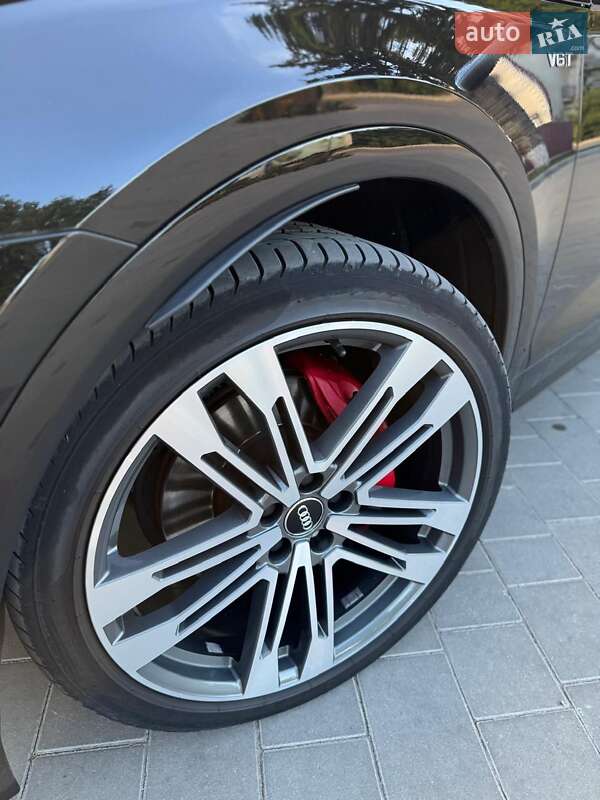 Внедорожник / Кроссовер Audi SQ5 2018 в Городенке