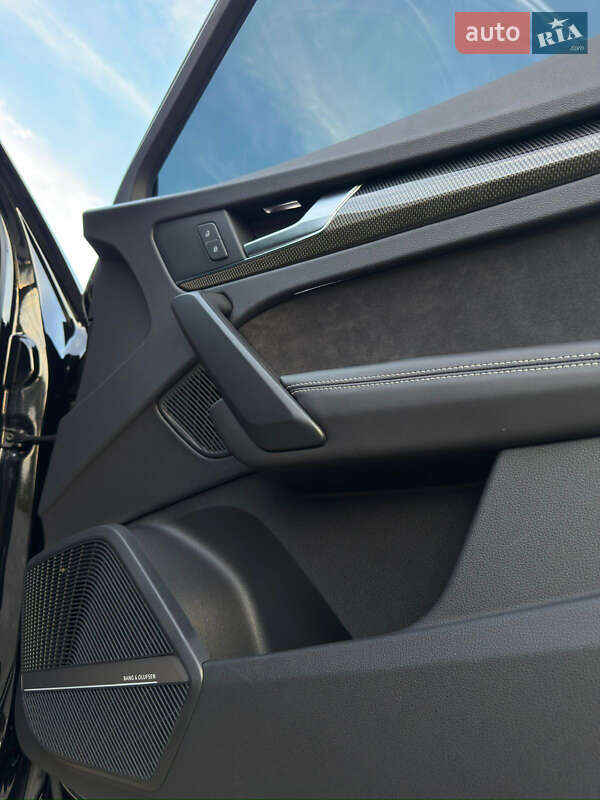 Внедорожник / Кроссовер Audi SQ5 2017 в Кривом Роге