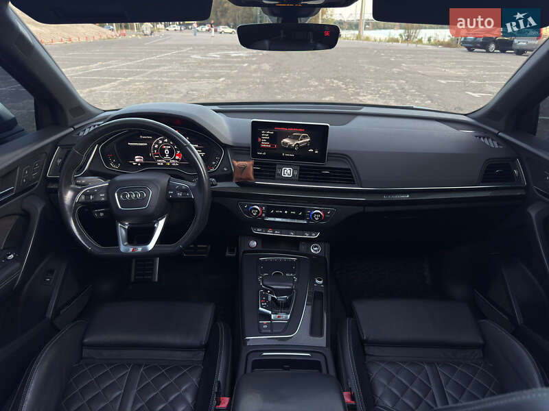 Внедорожник / Кроссовер Audi SQ5 2017 в Кривом Роге