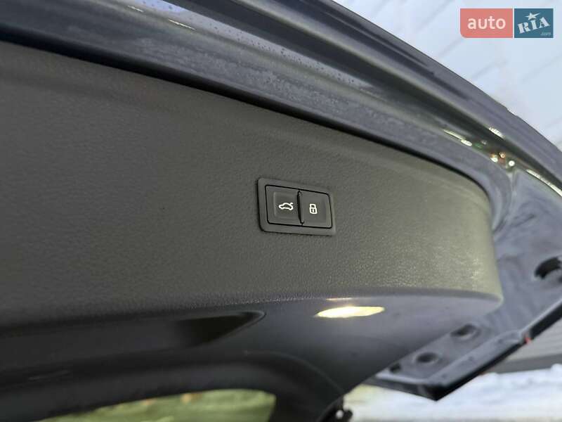 Внедорожник / Кроссовер Audi SQ5 2018 в Киеве