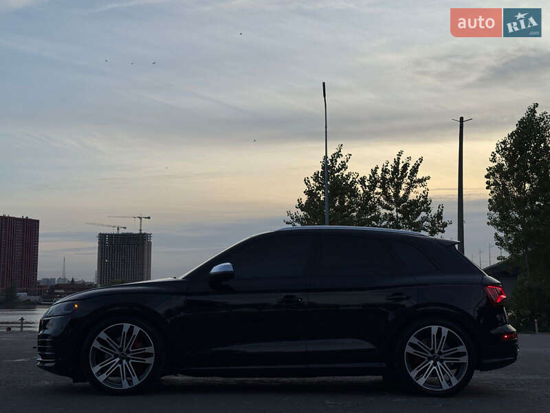 Внедорожник / Кроссовер Audi SQ5 2017 в Кривом Роге