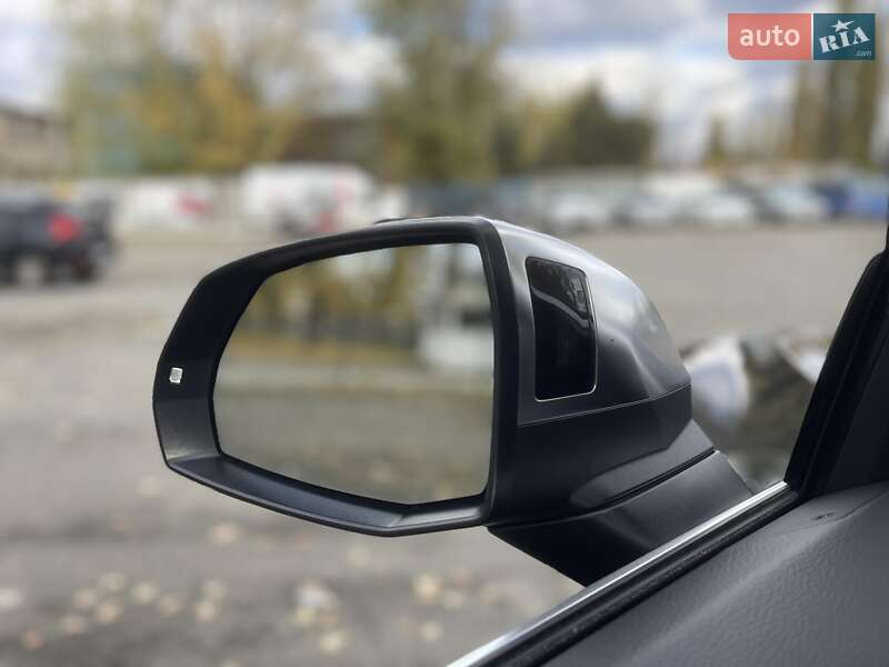 Внедорожник / Кроссовер Audi SQ5 2019 в Киеве