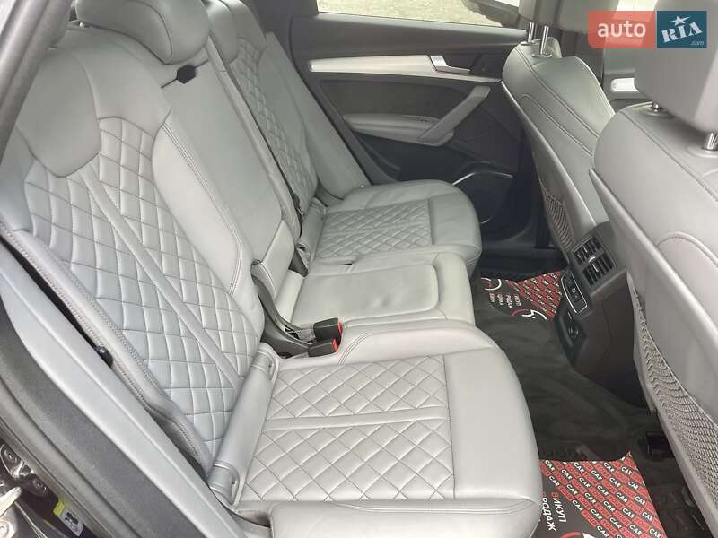 Внедорожник / Кроссовер Audi SQ5 2019 в Киеве