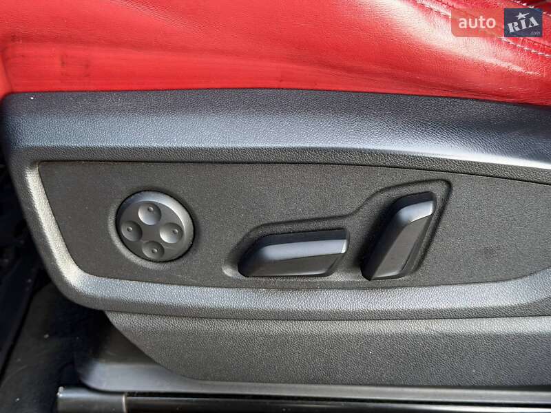 Внедорожник / Кроссовер Audi SQ5 2018 в Кривом Роге