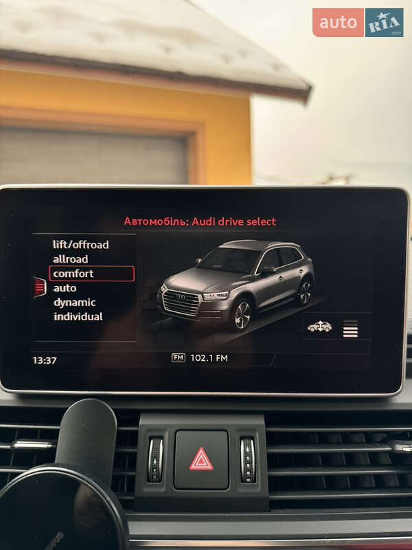 Внедорожник / Кроссовер Audi SQ5 2017 в Долине