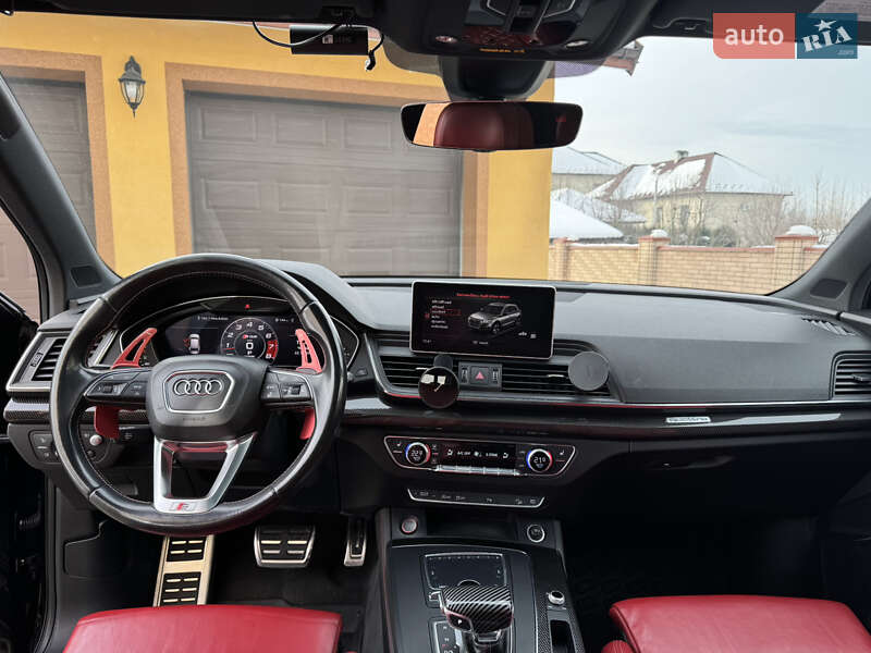 Внедорожник / Кроссовер Audi SQ5 2017 в Долине