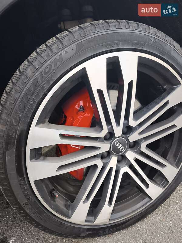 Внедорожник / Кроссовер Audi SQ5 2018 в Киеве