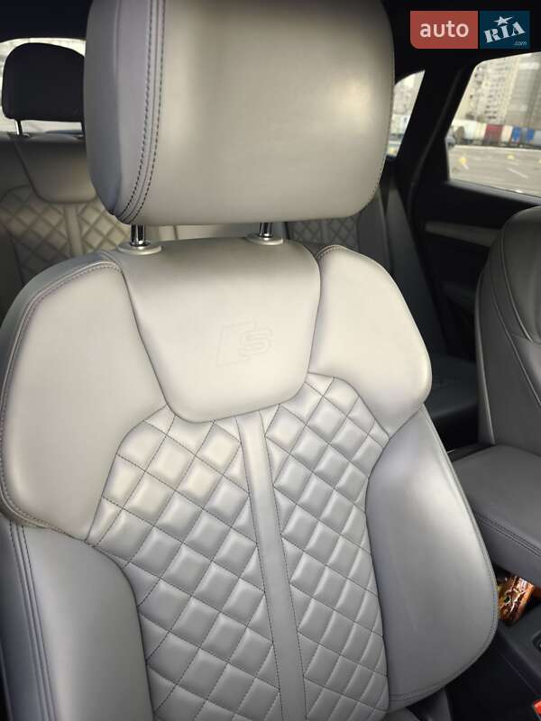 Внедорожник / Кроссовер Audi SQ5 2018 в Киеве