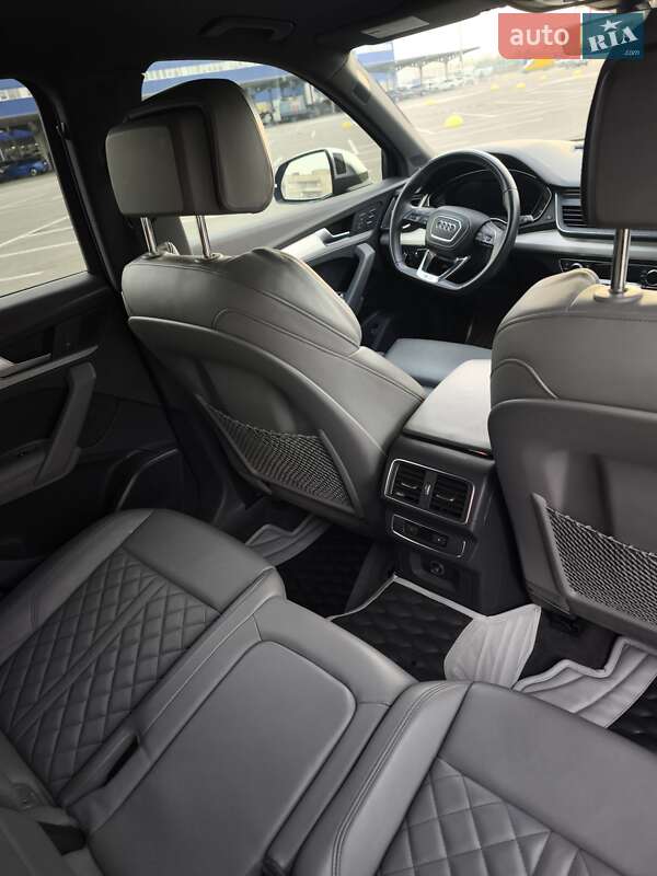 Внедорожник / Кроссовер Audi SQ5 2018 в Киеве