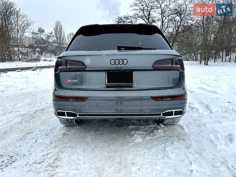 Позашляховик / Кросовер Audi SQ5 2018 в Дніпрі