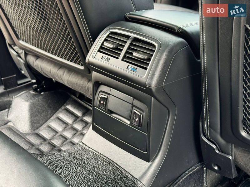 Внедорожник / Кроссовер Audi SQ5 2015 в Киеве