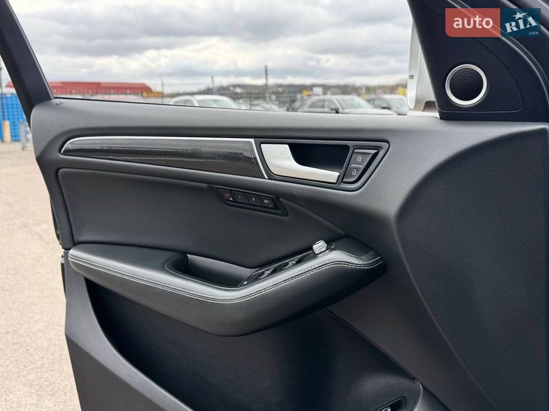 Внедорожник / Кроссовер Audi SQ5 2015 в Киеве