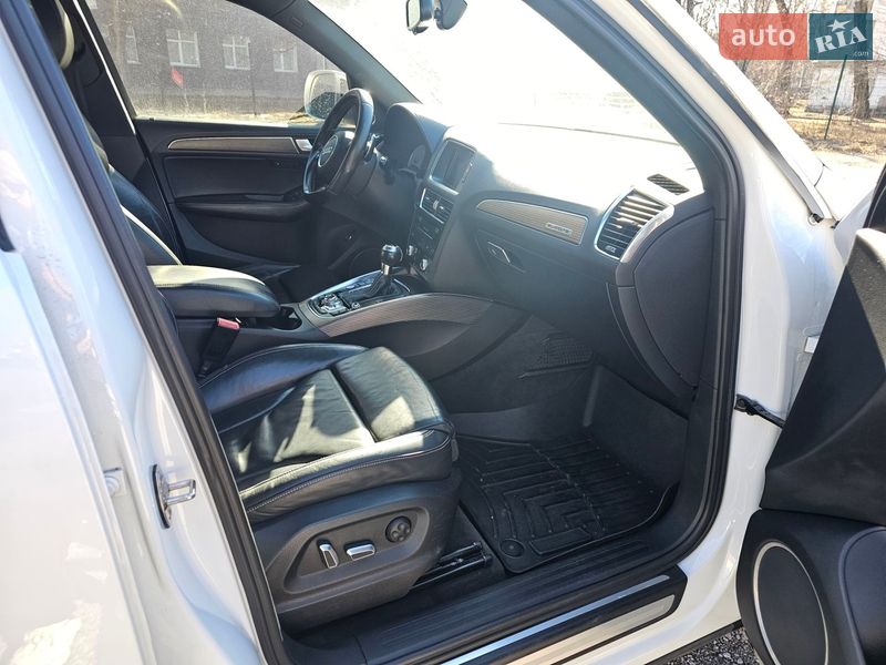 Внедорожник / Кроссовер Audi SQ5 2014 в Каменском